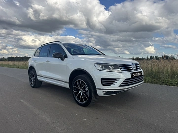 Volkswagen Touareg, 2017г, полный привод, автомат