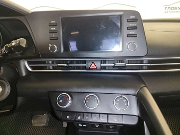 Hyundai Elantra, 2021г, передний привод, автомат