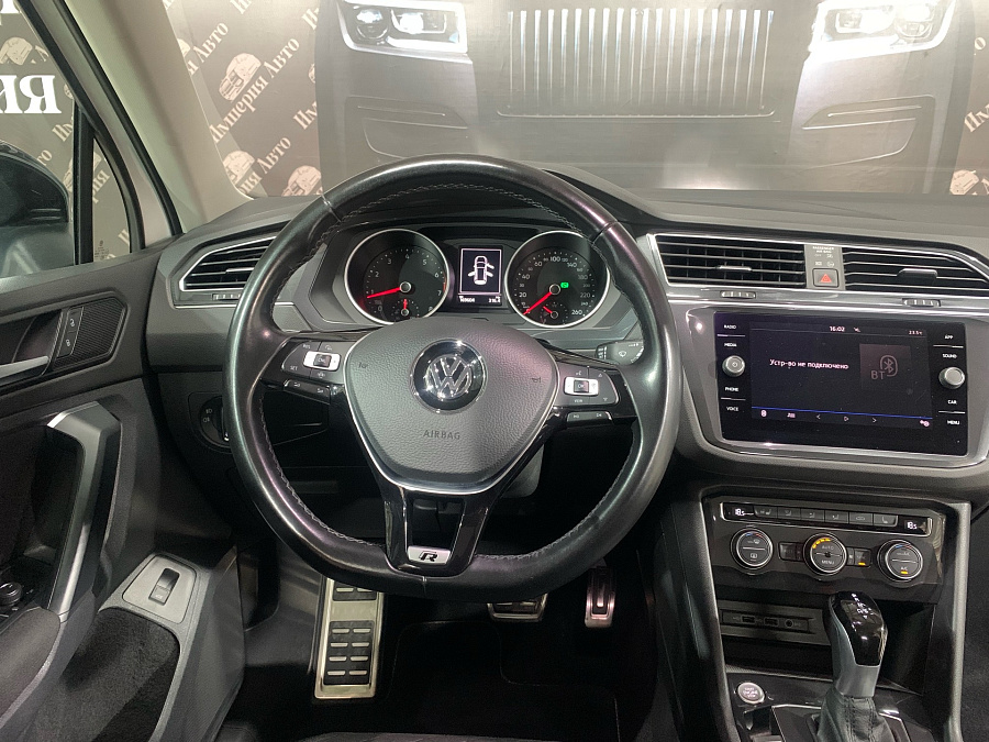 Volkswagen Tiguan, 2019г., передний привод, робот
