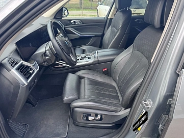 BMW X7, 2023г, полный привод, автомат