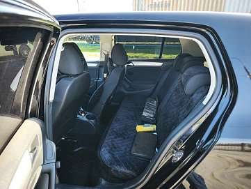 Volkswagen Golf, 2010г, передний привод, механика