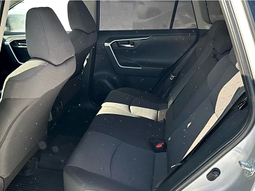 Toyota RAV4, 2021г, передний привод, вариатор