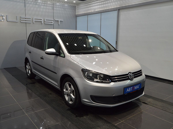 Volkswagen Touran, 2011г., передний привод, робот