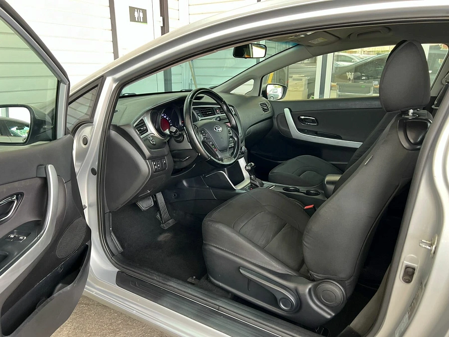 Kia Ceed, 2017г., передний привод, автомат