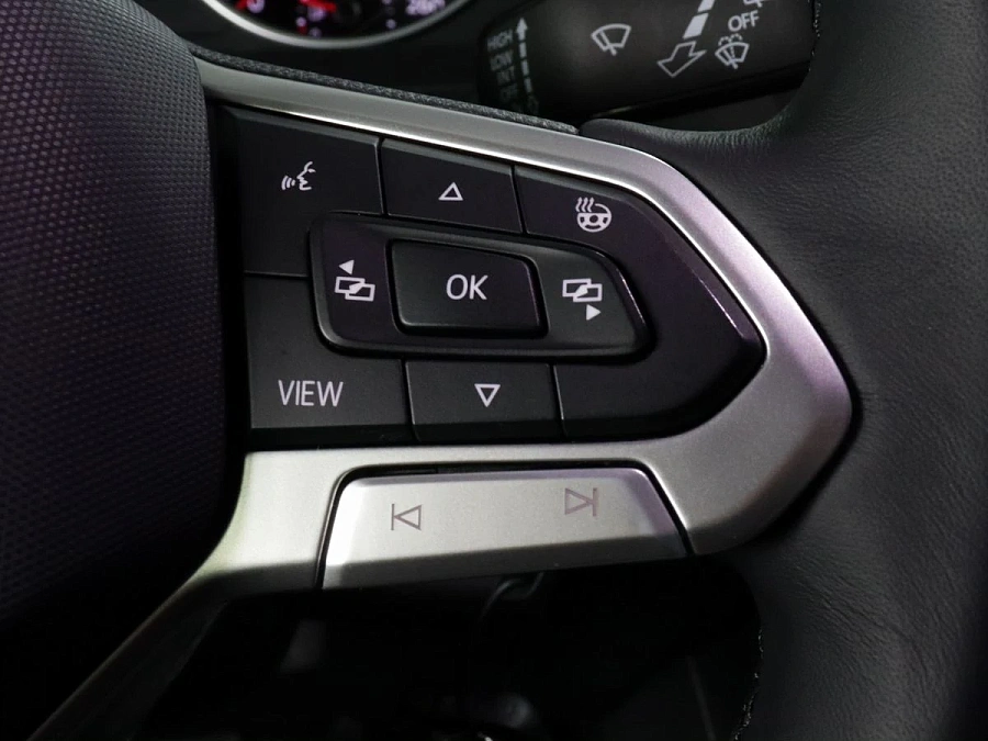 Volkswagen Tiguan, 2020г., полный привод, робот