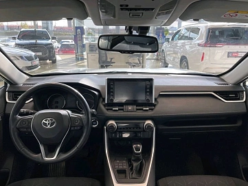 Toyota RAV4, 2020г, передний привод, вариатор