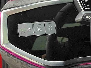 Audi Q3, 2021г, передний привод, робот