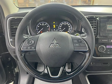 Mitsubishi Outlander, 2022г, передний привод, вариатор