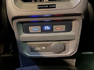 Volkswagen Tiguan, 2019г, передний привод, автомат