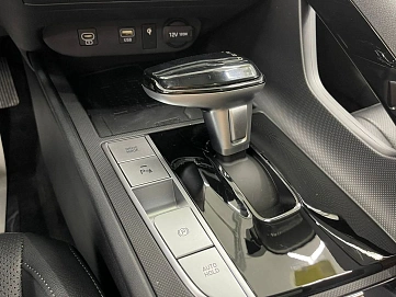 Hyundai Elantra, 2023г, передний привод, вариатор