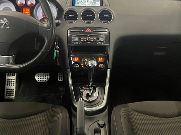 Peugeot 308, 2013г, передний привод, автомат