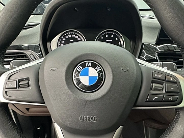 BMW X1, 2022г, передний привод, робот