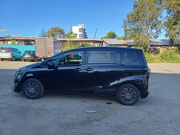 Toyota Sienta, 2018г, передний привод, вариатор