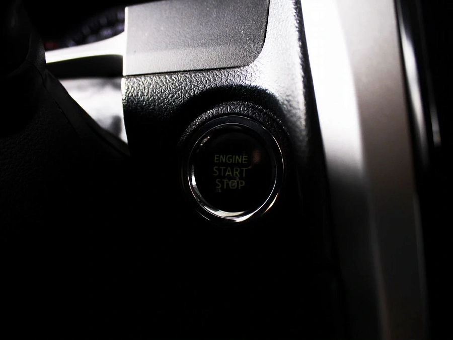 Toyota Camry, 2012г., передний привод, автомат