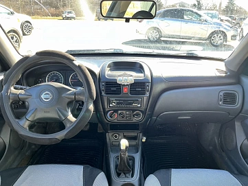 Nissan Almera, 2004г., передний привод, механика