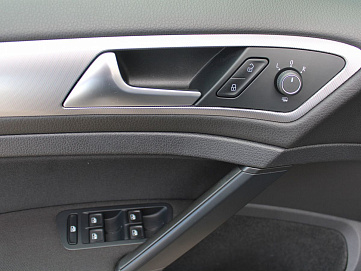 Volkswagen Golf, 2019г, передний привод, механика
