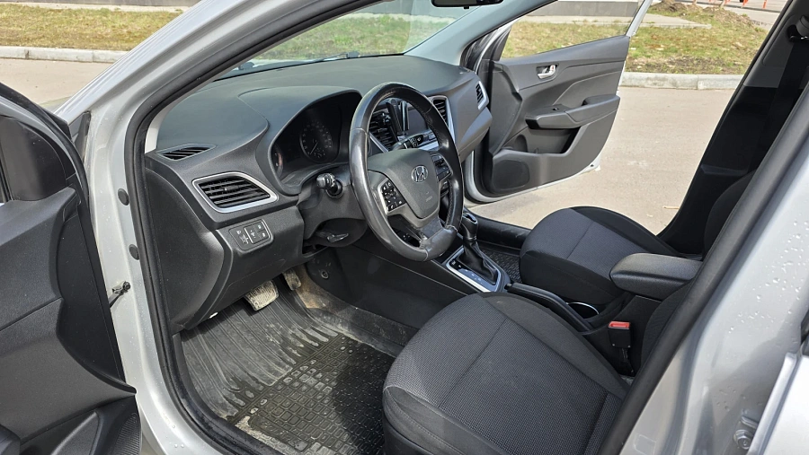 Hyundai Solaris, 2017г., передний привод, автомат