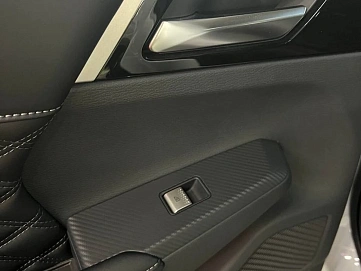 Mitsubishi Outlander, 2023г, передний привод, вариатор