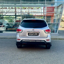 Nissan Pathfinder, 2014г, передний привод, автомат
