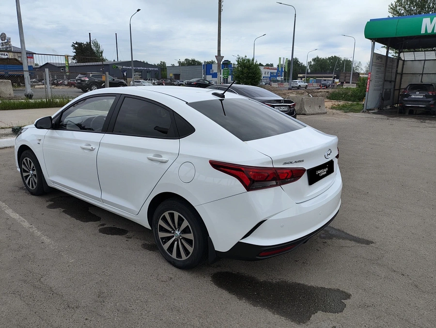 Hyundai Solaris, 2021г., передний привод, автомат