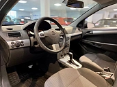 Opel Astra, 2010г., передний привод, автомат