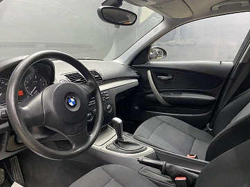 BMW 1 серии, 2008г, задний привод, автомат
