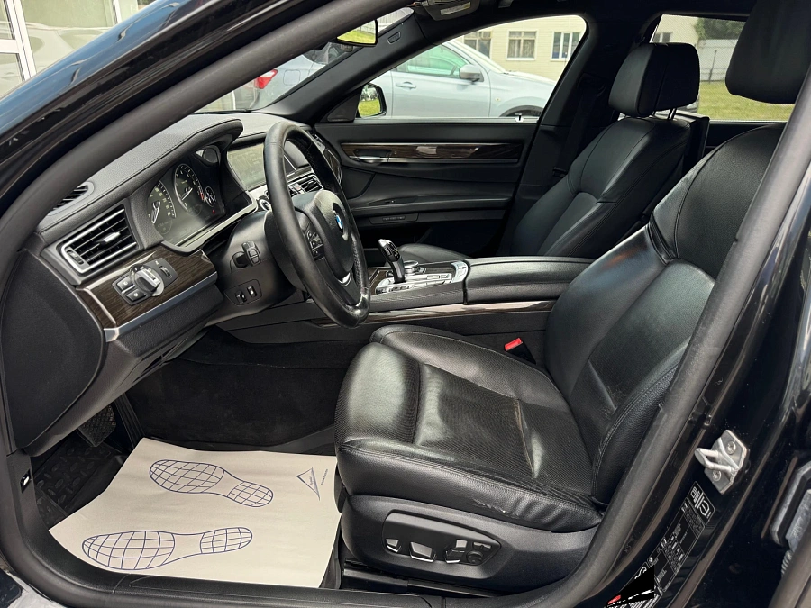 BMW 7 серии, 2014г., полный привод, автомат