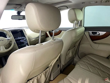 Infiniti QX70, 2014г, полный привод, автомат
