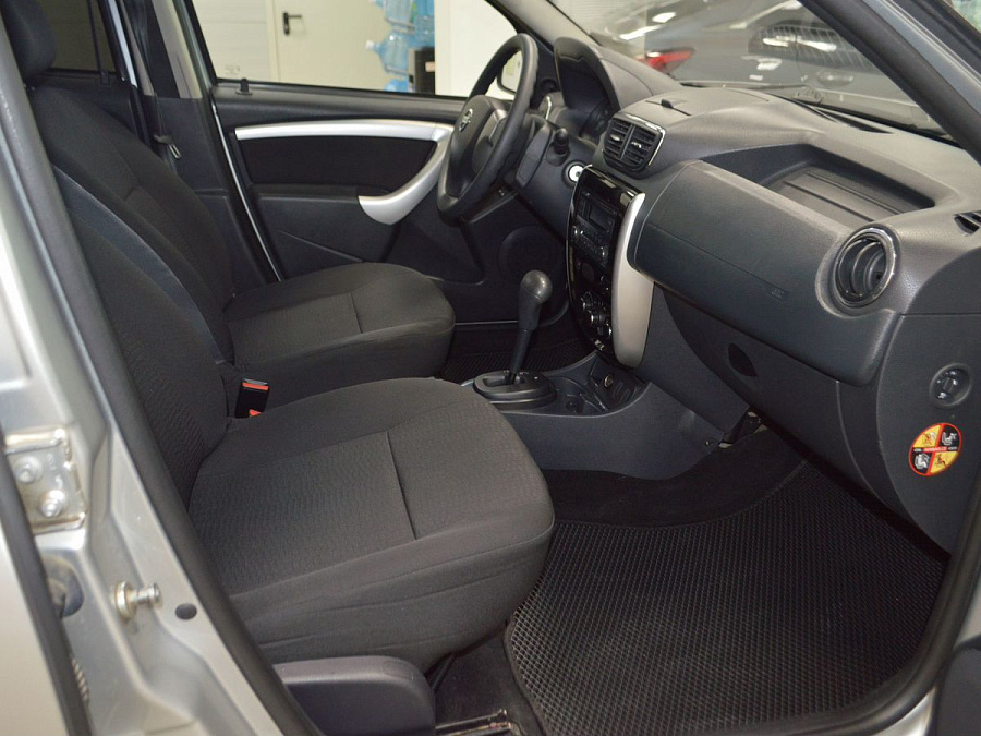 Nissan Terrano, 2015г., передний привод, автомат