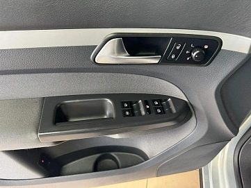 Volkswagen Touran, 2011г, передний привод, механика