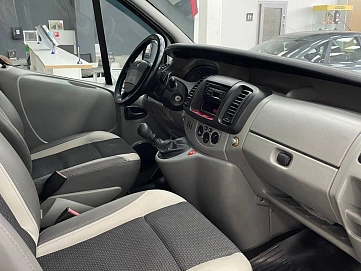 Renault Trafic, 2006г, передний привод, механика
