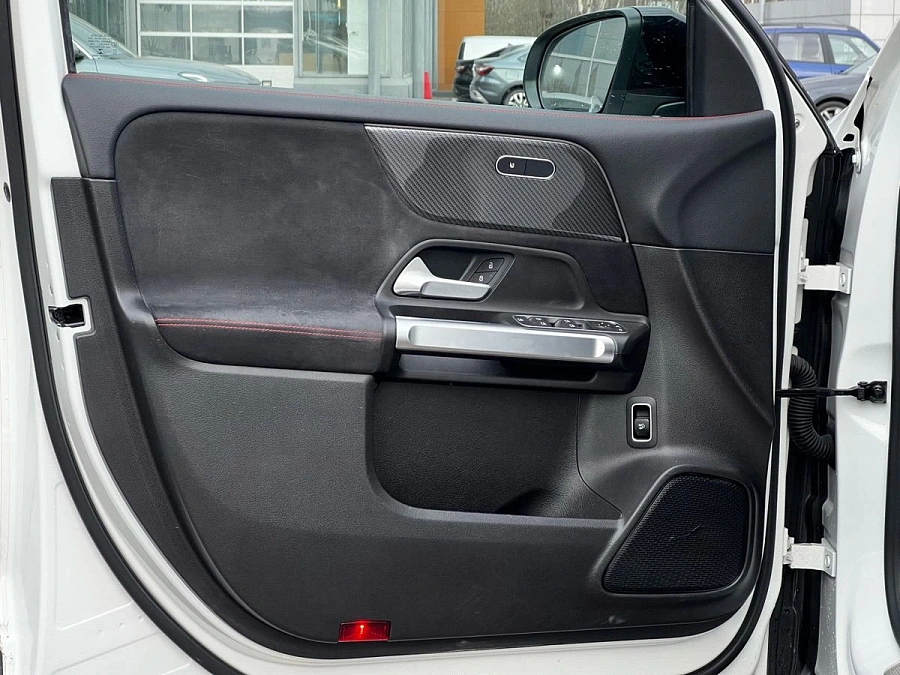 Mercedes-Benz GLB, 2020г., передний привод, робот