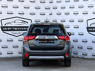 Mitsubishi Outlander, 2015г, полный привод, вариатор