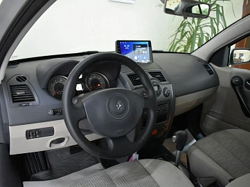 Renault Megane, 2006г, передний привод, автомат