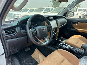 Toyota Fortuner, 2024г, полный привод, автомат