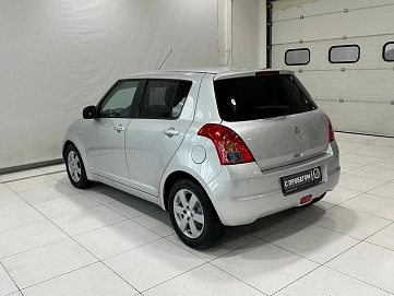 Suzuki Swift, 2008г, передний привод, робот