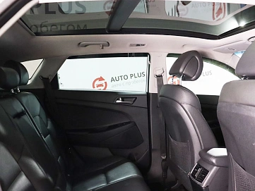 Hyundai Tucson, 2015г, полный привод, робот