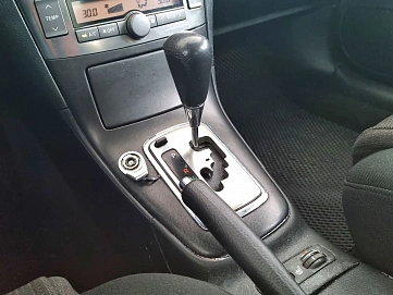 Toyota Avensis, 2007г, передний привод, автомат