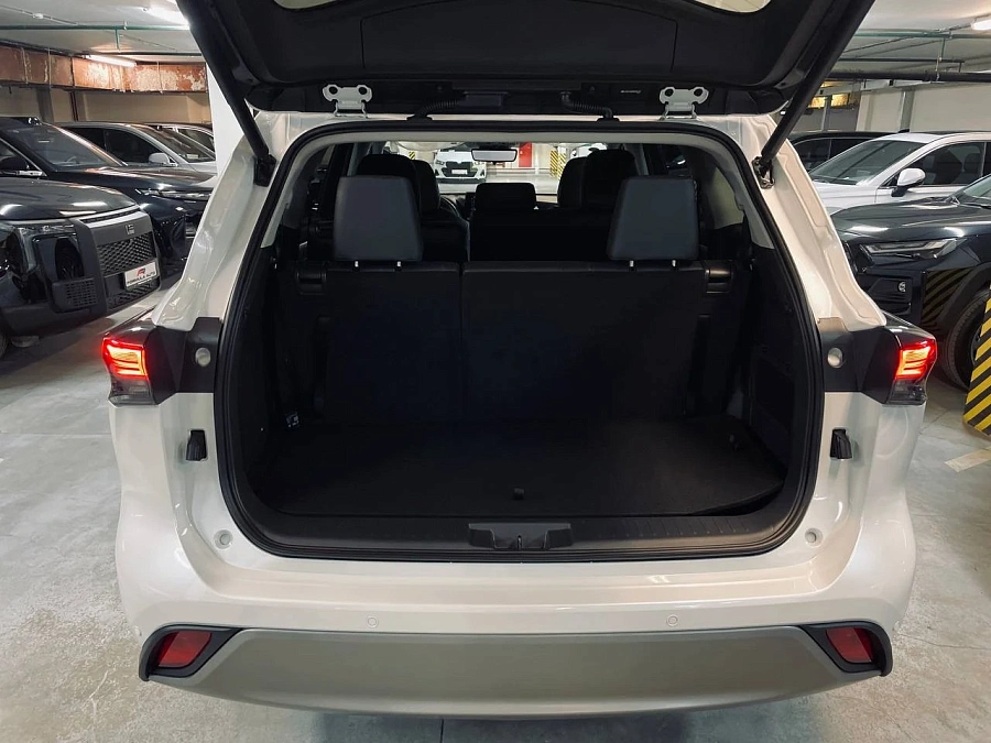 Toyota Highlander, 2024г., полный привод, автомат
