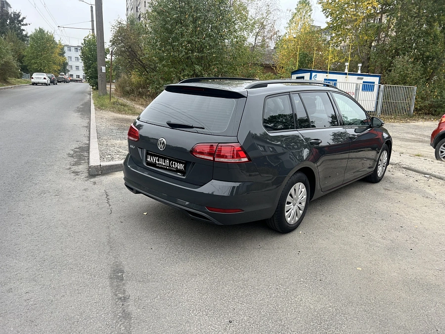 Volkswagen Golf, 2019г., передний привод, механика