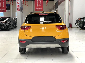 Kia Stonic, 2022г, передний привод, автомат