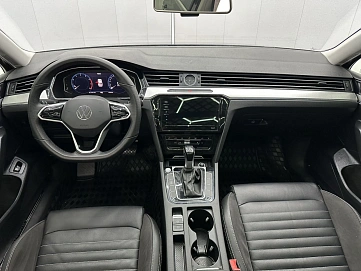 Volkswagen Magotan, 2022г, передний привод, робот