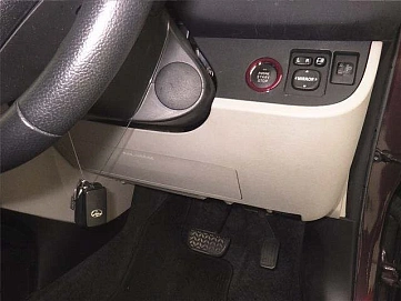 Toyota iQ, 2011г, передний привод, вариатор