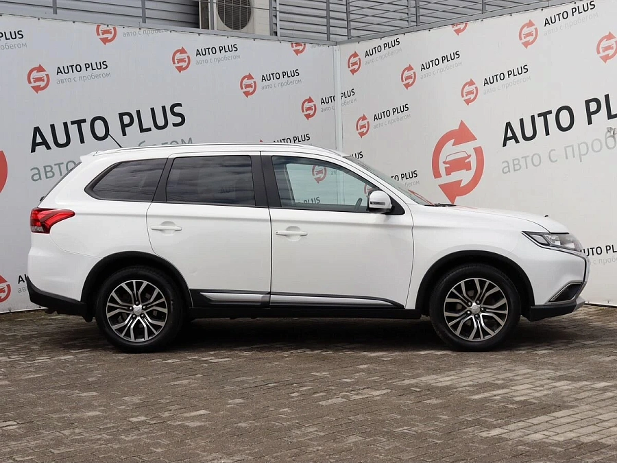 Mitsubishi Outlander, 2015г., полный привод, вариатор
