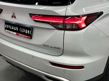Mitsubishi Outlander, 2023г, передний привод, вариатор