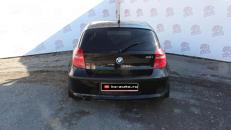 BMW 1 серии, 2008г., передний привод, автомат