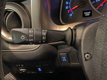 Toyota RAV4, 2015г, передний привод, автомат