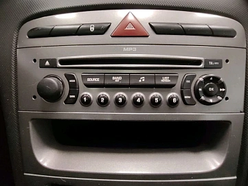 Peugeot 308, 2008г, передний привод, автомат