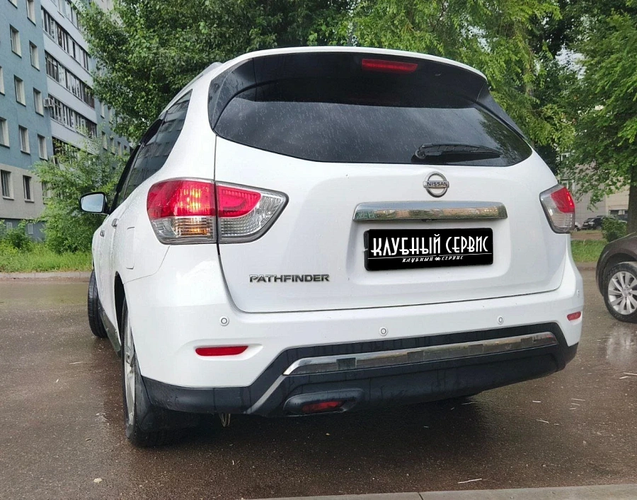 Nissan Pathfinder, 2015г., полный привод, вариатор