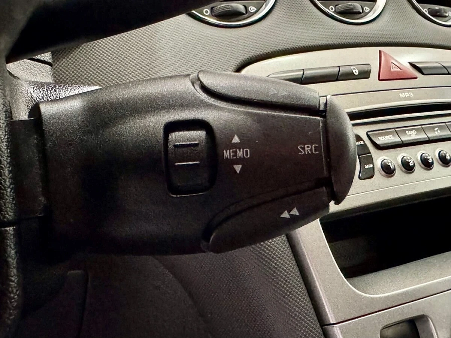 Peugeot 308, 2008г., передний привод, автомат